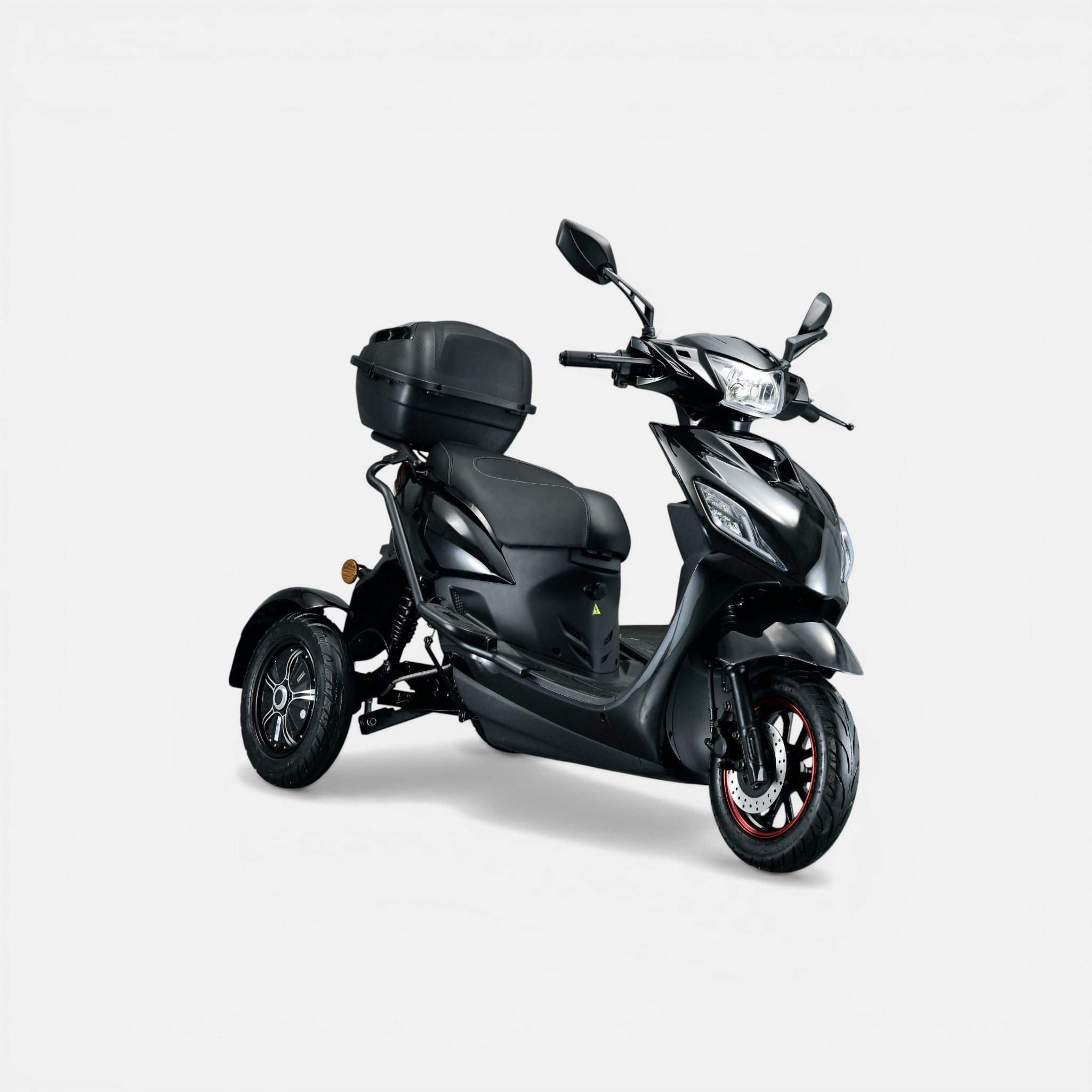 Zwart GoVida IVA T3 2.0 Sport driewieler met sportieve uitstraling en comfortabele zithouding, zichtbaar in de afbeelding.