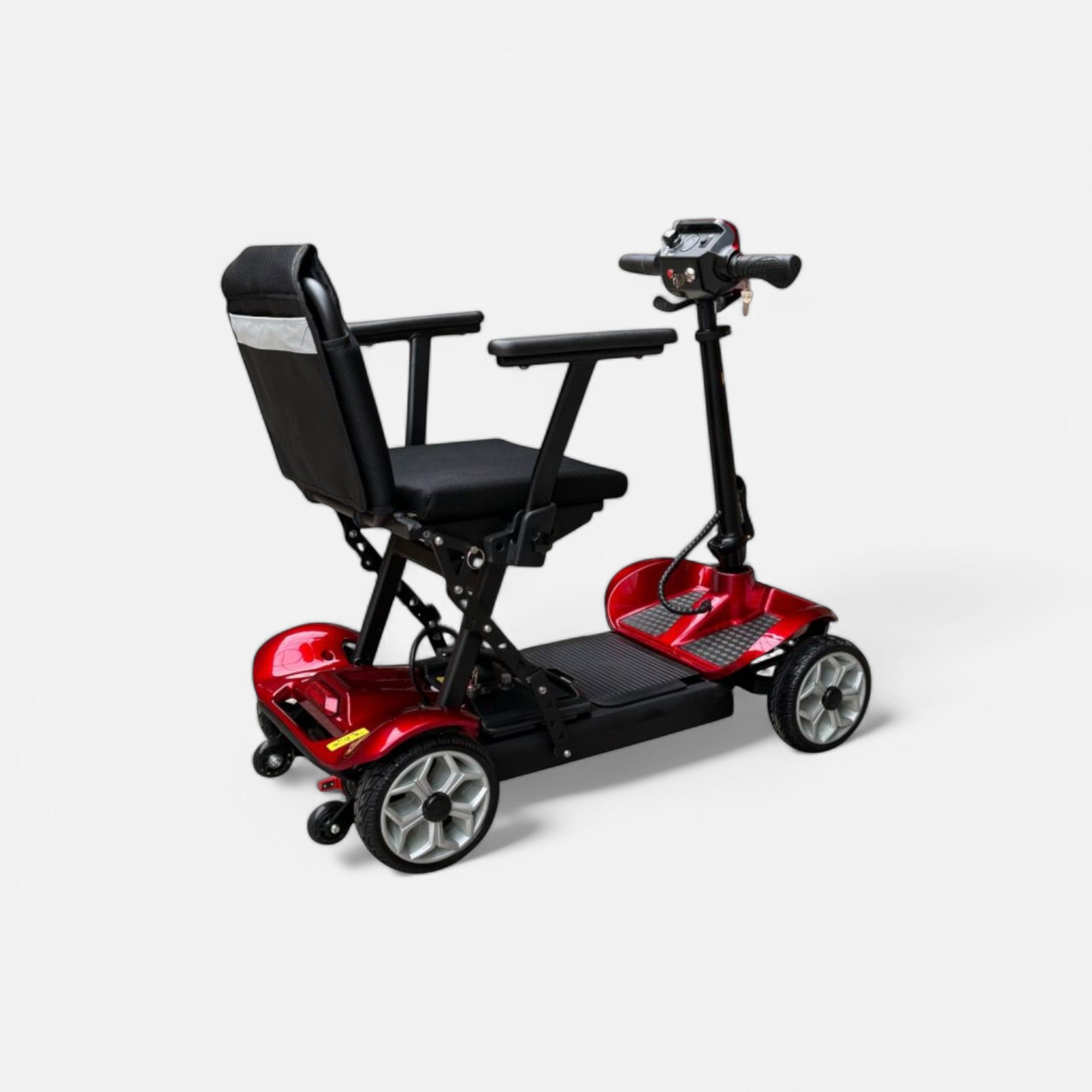GoVida IVA Traveler 600 Rood, a compact folding mobility scooter in bright red color.