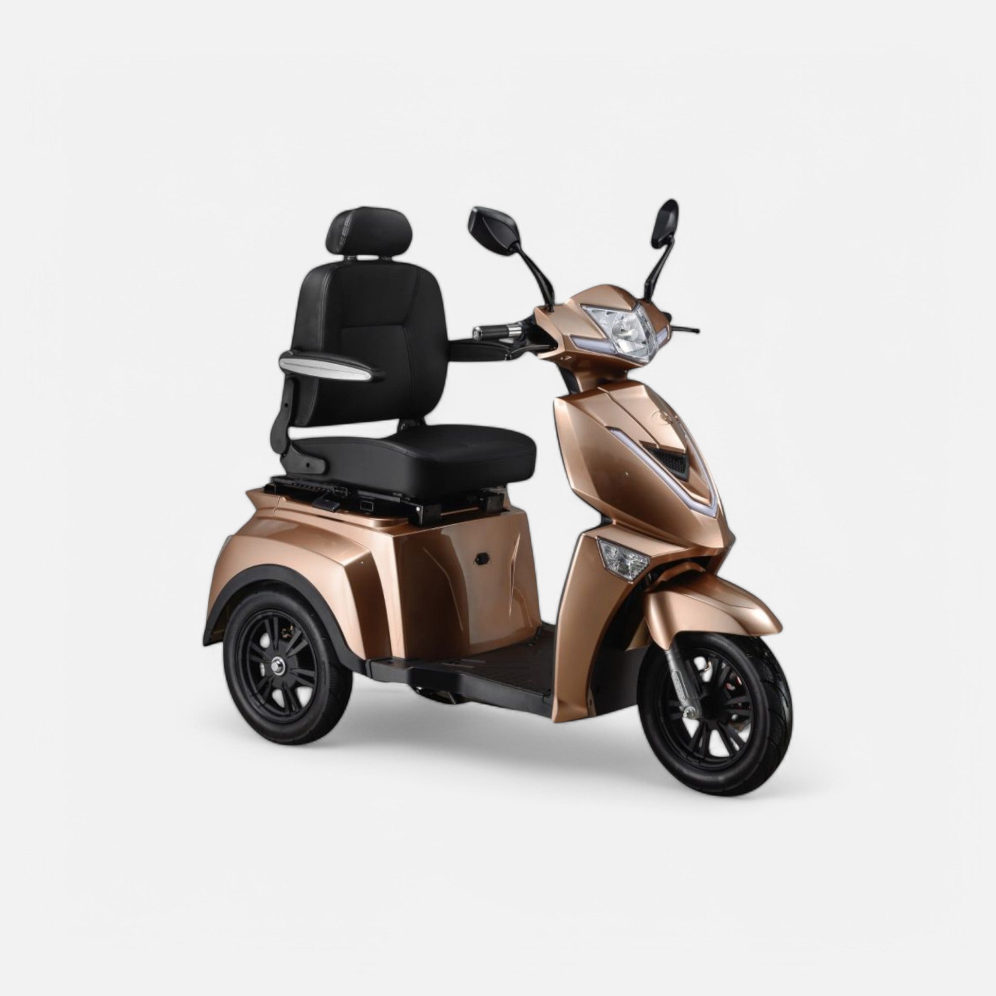 GoVida IVA Z1000 Champagne scootmobiel showcasing sleek design and comfortable seating in a scenic outdoor setting.