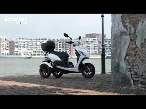 IVA T3 2.0 Zwart video